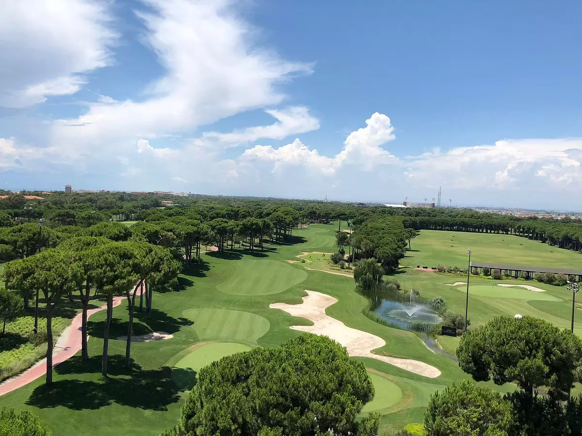 زمین گلف هتل مکس رویال بلک آنتالیا